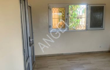 POPENGUINE : Maison R+2 à vendre à Popenguine