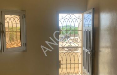 POPENGUINE : Maison R+2 à vendre à Popenguine