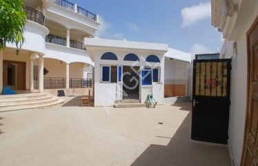 DAKAR ALMADIES : Villa R+1 à louer aux Almadies