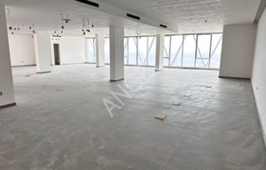 DAKAR PLATEAU : Show-room  à louer sur l’avenue Bourguiba