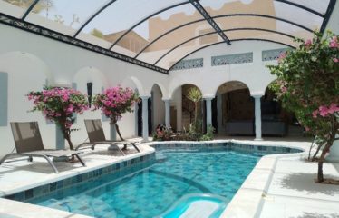 NGAPAROU : Riad entièrement meublé situé à seulement 400 mètres de la plage