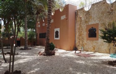 NGAPAROU : Riad entièrement meublé situé à seulement 400 mètres de la plage