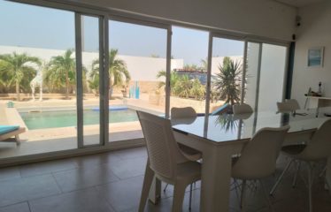 SOMONE : Agréable villa moderne avec piscine proche lagune