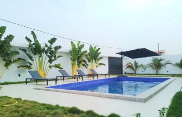 NGAPAROU : Villa neuve spacieuse et lumineuse avec piscine à vendre