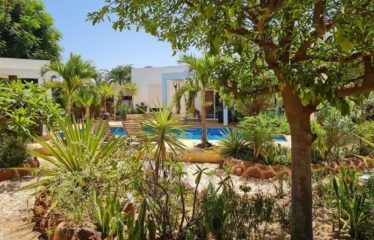 SALY : Villa avec piscine et titre foncier en résidence à vendre
