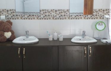 NGAPAROU : Joli villa moderne à vendre