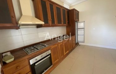DAKAR PLATEAU : Appartement de 250 m² à louer situé dans le Haut Plateau