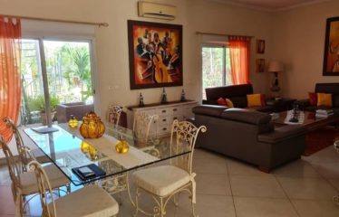 SALY : Villa avec piscine et titre foncier en résidence à vendre
