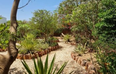 SALY : Villa avec piscine et titre foncier en résidence à vendre