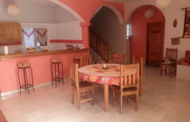 NGAPAROU : Villa avec piscine en 3ème ligne à vendre