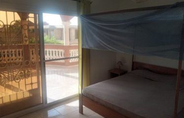 NGAPAROU : Villa avec piscine en 3ème ligne à vendre