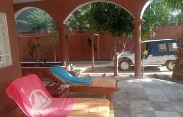 NGAPAROU : Villa avec piscine en 3ème ligne à vendre