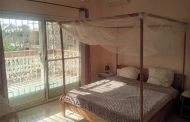NGAPAROU : Villa avec piscine en 3ème ligne à vendre