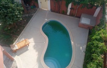 NGAPAROU : Villa avec piscine en 3ème ligne à vendre