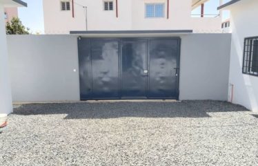 NGAPAROU : Villa neuve avec piscine dans un nouveau quartier résidentiel