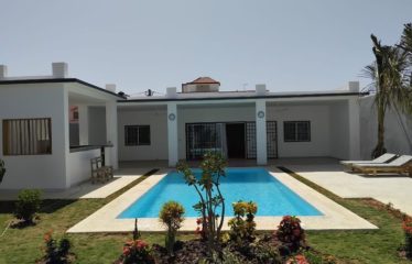 NGAPAROU : Villa neuve avec piscine dans un nouveau quartier résidentiel