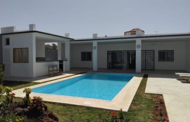 NGAPAROU : Villa neuve avec piscine dans un nouveau quartier résidentiel