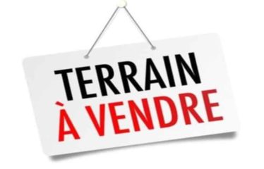 DAKAR PLATEAU : Terrain à vendre en centre-ville près de la police de Thiong
