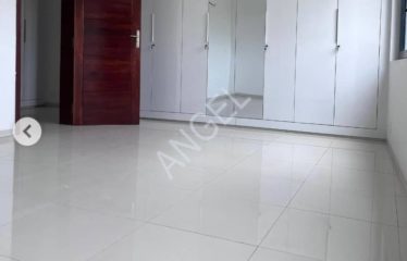 DAKAR POINT-E : Appartement F4 à louer