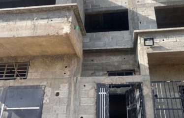 RUFISQUE : Villa R+1 en phase de finition à vendre à Rufisque 2