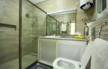 DAKAR LIBERTÉ 6 : Appartement 2 chambres salon luxueux-liberté 6 en face numéro Uno