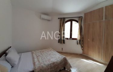 DAKAR ALMADIES : Petite villa bungalow sympathique entièrement équipée climatisée à Ngor à 1 min de la mer