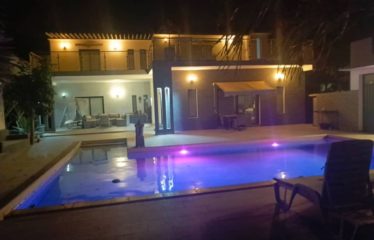 NGUERIGNE : Villa contemporaine 4 chambres avec piscine à vendre