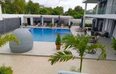NGUERIGNE : Villa contemporaine 6 chambres avec piscine à vendre