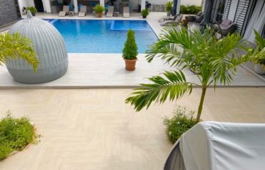 NGUERIGNE : Villa contemporaine 6 chambres avec piscine à vendre