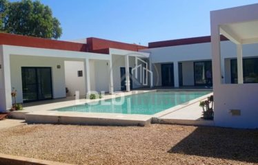 NGUERIGNE : Villa 4 chambres avec piscine à vendre