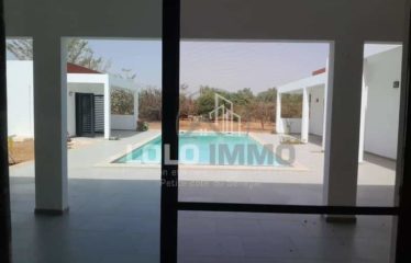NGUERIGNE : Villa 4 chambres avec piscine à vendre
