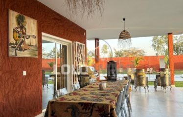 NGUERIGNE : Villa Maison d’hôtes 6 chambres avec piscine à vendre