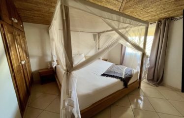 NGUERIGNE : Villa de charme avec piscine – Nguerigne Bambara