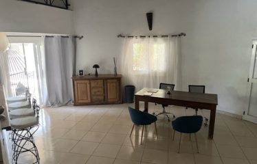 NGUERIGNE : Villa de charme avec piscine – Nguerigne Bambara