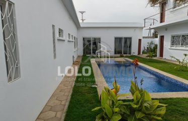 NGGUERIGNE : Villa 5 chambres avec piscine idéal pour maison d’hôtes à vendre