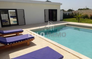NGUERIGNE : Villa contemporaine 4 chambres avec piscine sur un terrain de 1 672 m2 à vendre