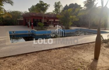 NGUERIGNE : Propriété originale composée de 3 villas sur un terrain de 7 700m2 à vendre