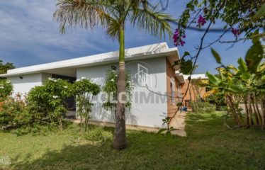 NGUERIGNE : Villa plain pied de 5 chambres sur un terrain de 5 838 m2 à vendre