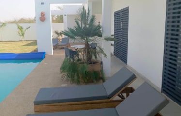 NGAPAROU : Villa contemporaine de 5 chambres avec piscine à vendre