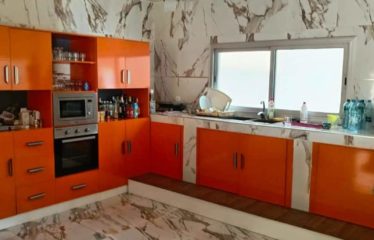 NGAPAROU : Villa contemporaine  R+1 de 5 chambres avec piscine à vendre