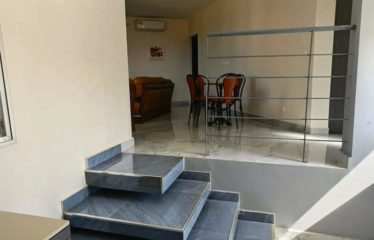 NGAPAROU : Villa de 3 chambres avec piscine + 1 Appartement T3 à vendre