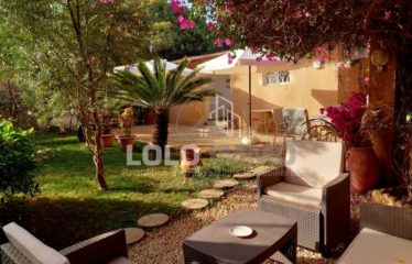 NGAPAROU : Villa paisible au coeur d’un joyau arboré avec piscine à vendre