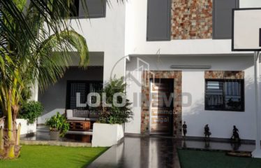 NGAPAROU : Villa contemporaine 6 chambres R+2 à vendre