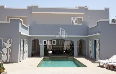 NGAPAROU : Villa contemporaine 4 chambres bord de mer à vendre