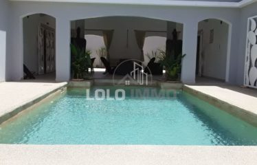 NGAPAROU : Villa contemporaine 4 chambres bord de mer à vendre
