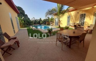 NGAPAROU : Charmante villa de 4 chambres fonctionnelle sur un terrain de 2 000 m2 à vendre