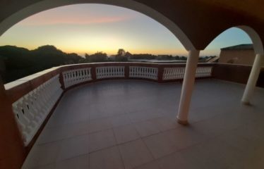 NGAPAROU : Charmante villa R+2 proche de la mer (drève) avec piscine à vendre