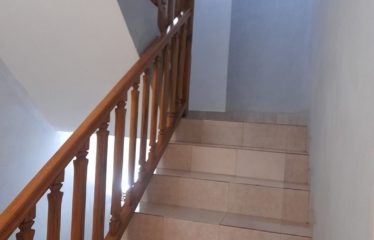 NGAPAROU : Charmante villa R+2 proche de la mer (drève) avec piscine à vendre