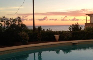 NGAPAROUY : Villa traditionnelle atypique 4 chambres avec vue sur mer à vendre