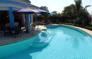 NGAPAROUY : Villa traditionnelle atypique 4 chambres avec vue sur mer à vendre